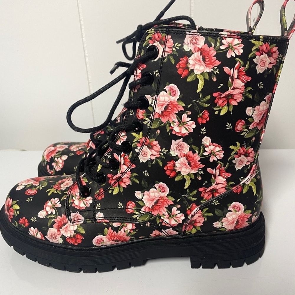 SO Brand Floral Boots